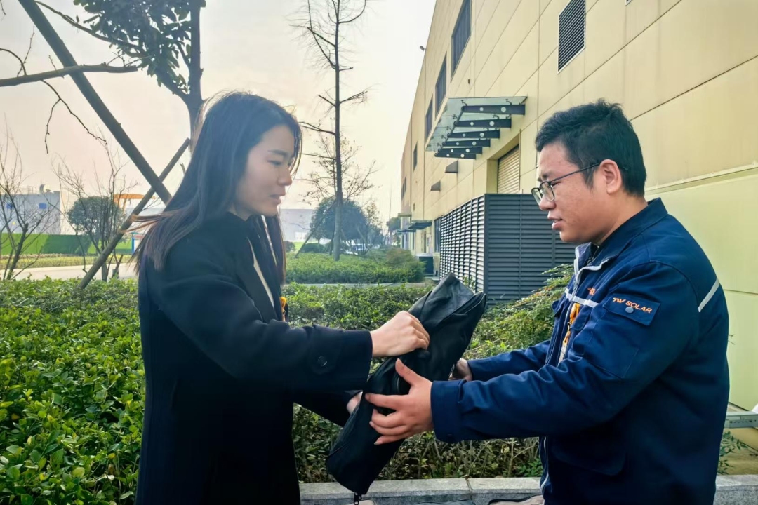 9d3847f6b7844cbb532fc620e3acdea2.jpg 9d3847f6b7844cbb532fc620e3acdea2.jpg